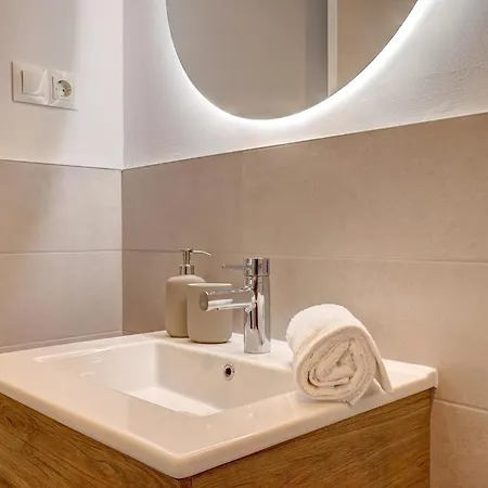 Cozy Flat In 아파트